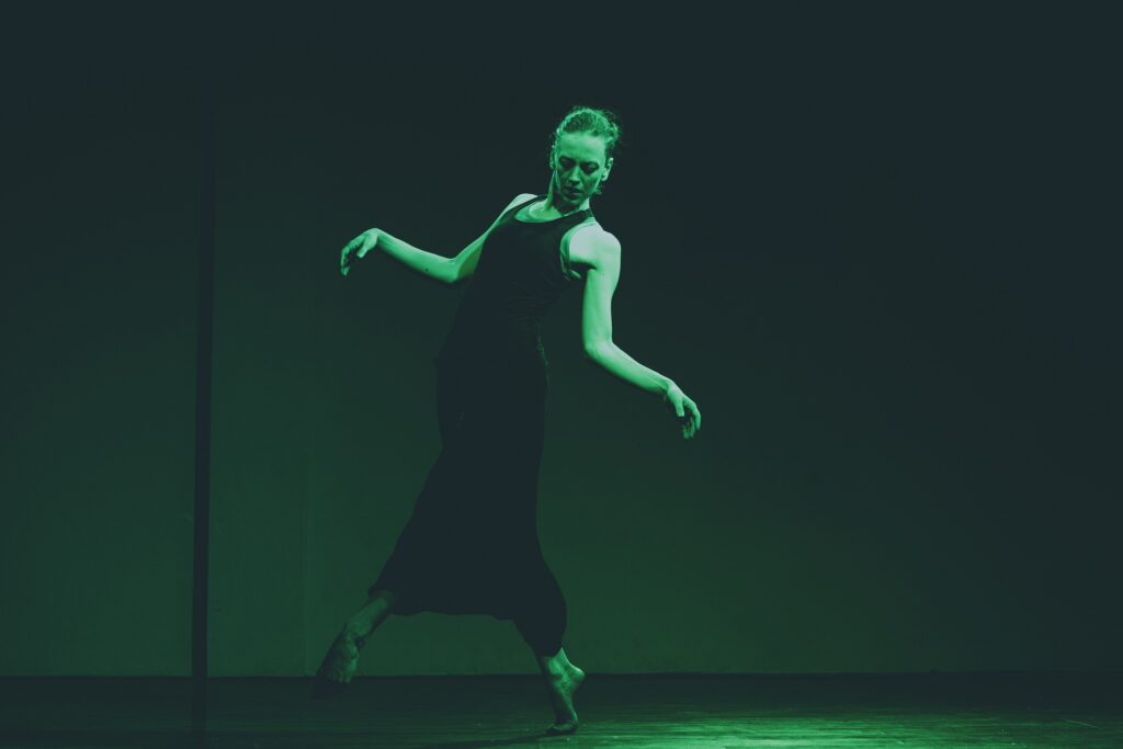 Gillian performing